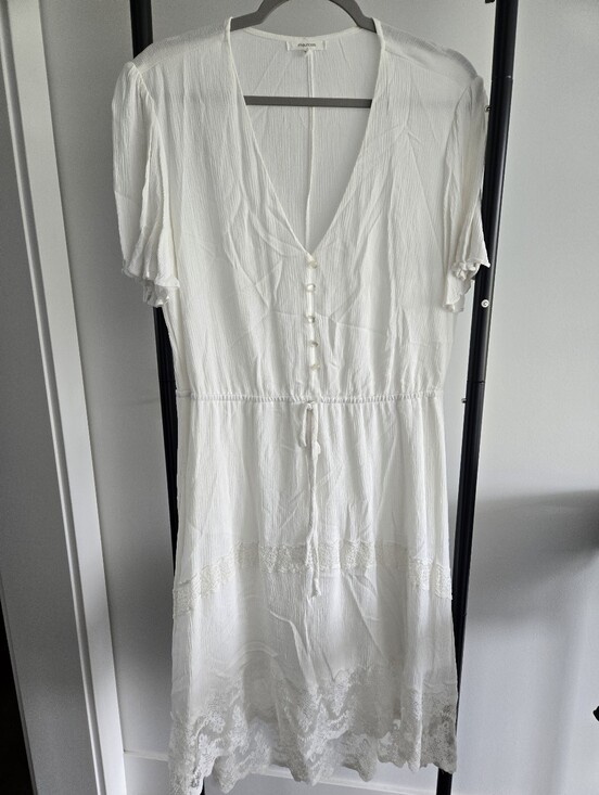 Maurices Dresses & Skirts - Maurices White Boho Lace Hem Dress Short Sleeve V-Neck Women LARGE